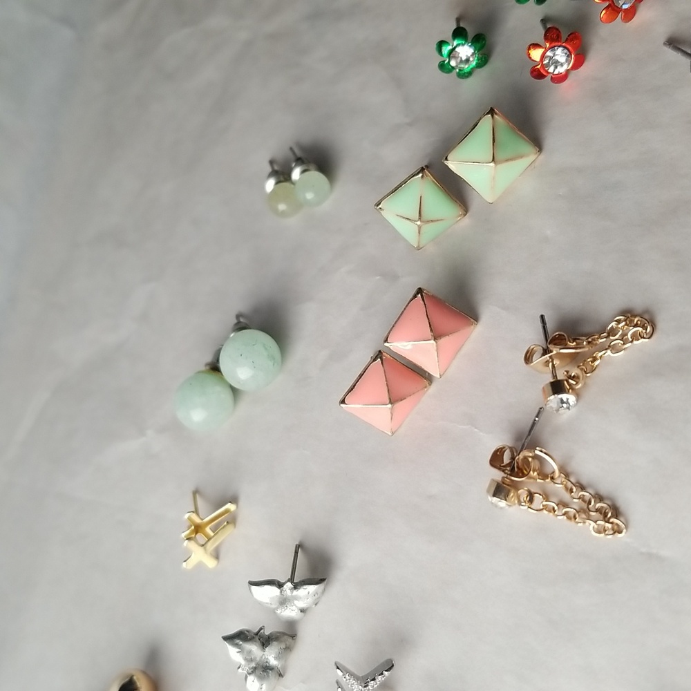 Stud Earring Collection - Picture 5 of 10
